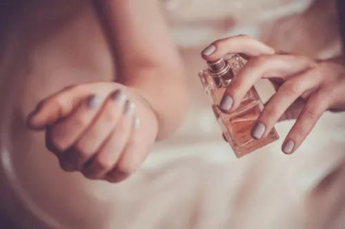Comment faire durer son parfum plus longtemps, pour toute la journée ?